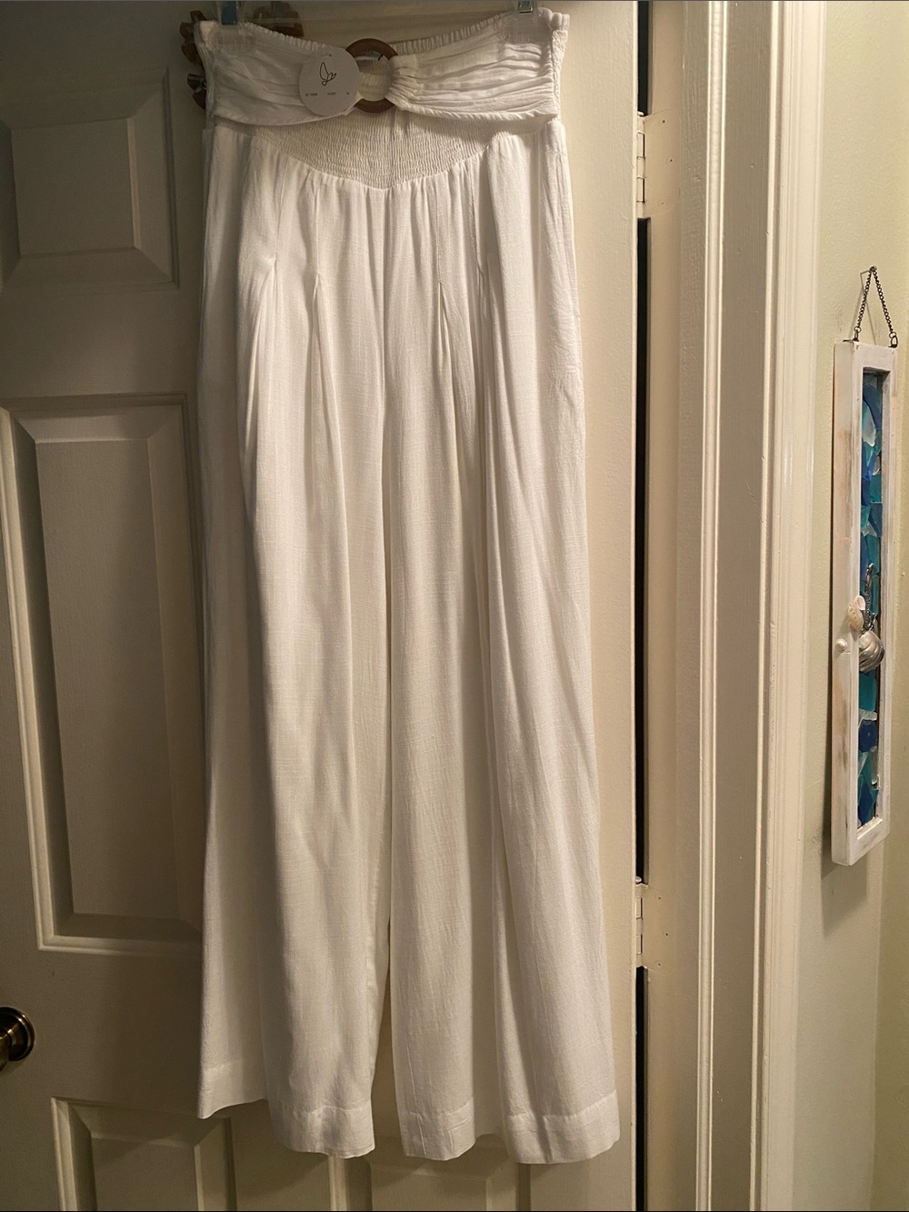 Women’s wide leg pants.